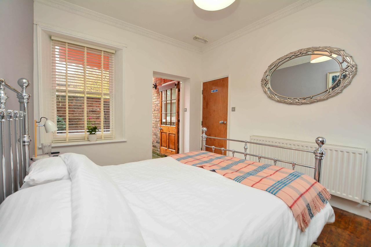 The Location- 1 Free Private Parking Space - 60 Second Walk 2 Minster! Apartment York Exterior photo